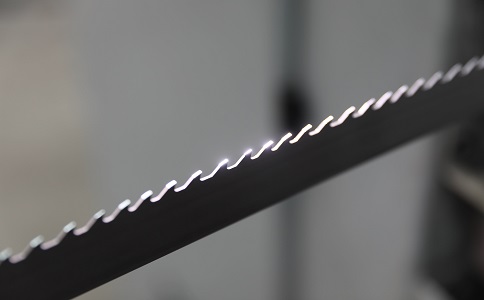 菏泽双金属带锯条产生切削噪音的原因具体有哪些？